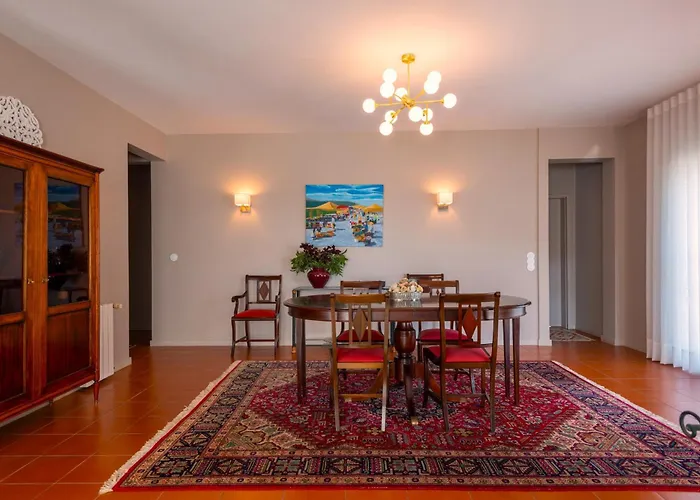 펜션 Sea And Mountain Retreat 아피프